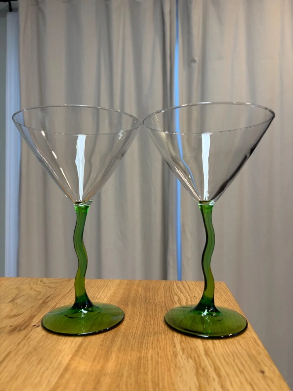 Vintage Green Wavy Stem Martini Glasses - Set of 2J